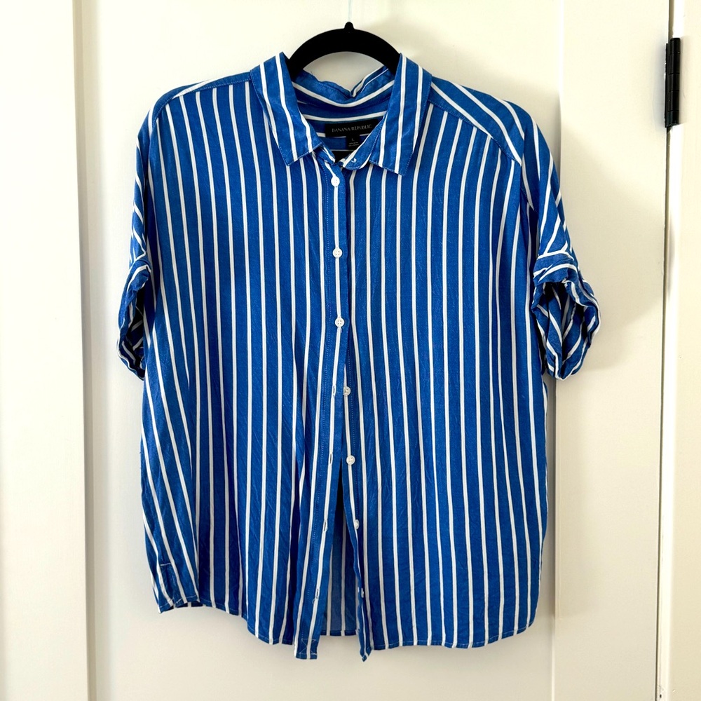 Banana Republic striped blue button down